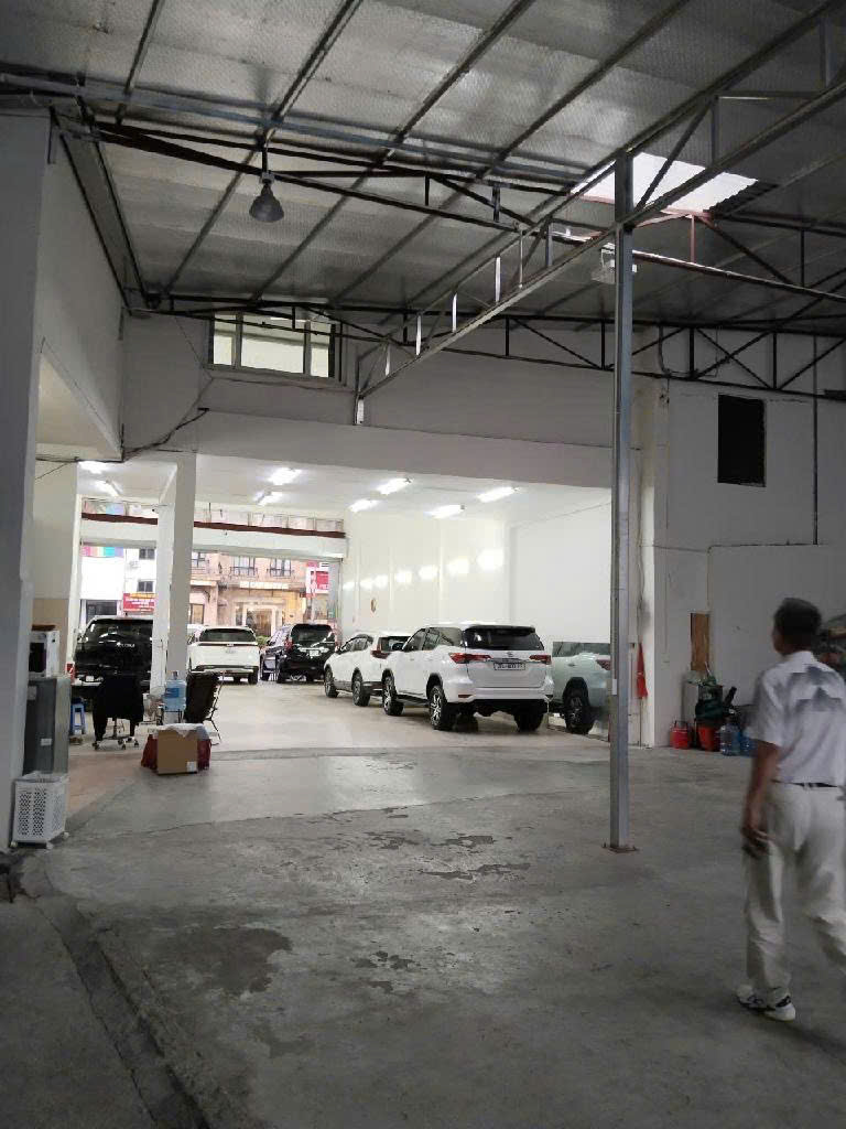 900–1.000m² – Mặt phố Nguyễn Văn Cừ – MT 8.5m – 1 tầng – Giá 220 tỷ