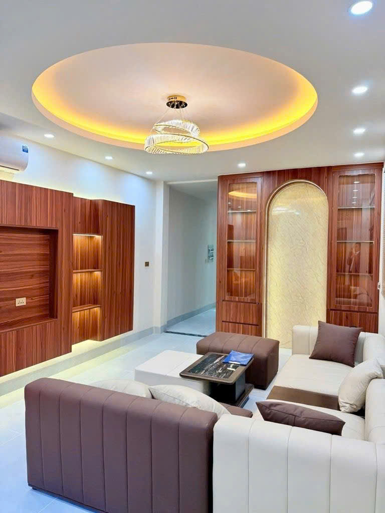 BÁN NHÀ NGUYỄN SƠN LONG BIÊN,OTO ĐỖ CỔNG,THANG MÁY,LÔ GÓC,48M NHỈNH 11 TỶ