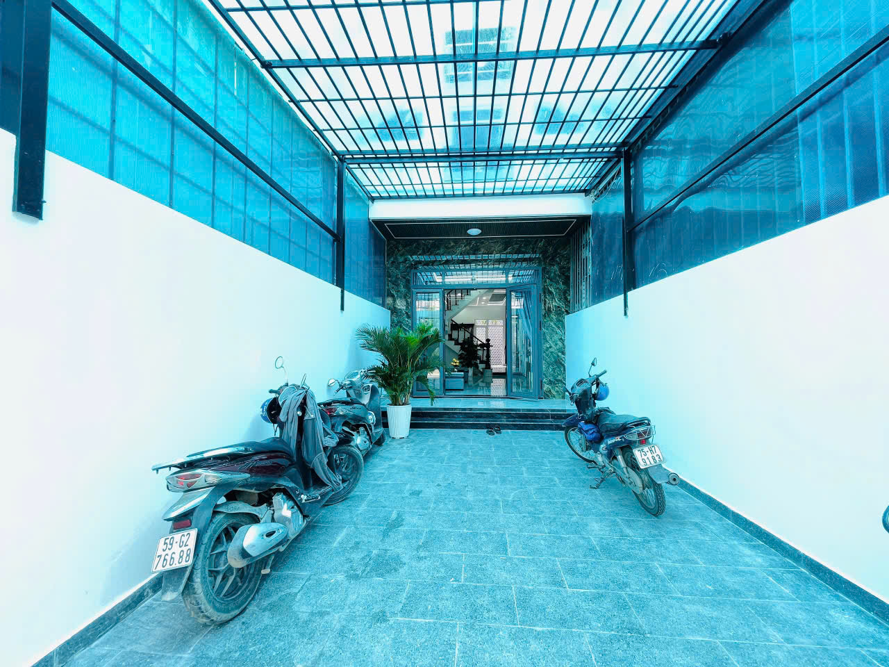 BÁN GẤP NHÀ ĐẸP 4X25 ĐƯỜNG 12M THẠNH LỘC 37, SÂN XE HƠI, 1 XẸC NGẮN THẠNH LỘC