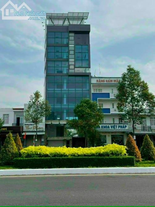 NHÀ HIẾM TRUNG TÂM QUẬN 1 GẦN HỒ HẢO HỚN – TIỀM NĂNG LỚN, SẴN SÀNG SANG TÊN NHANH CHÓNG