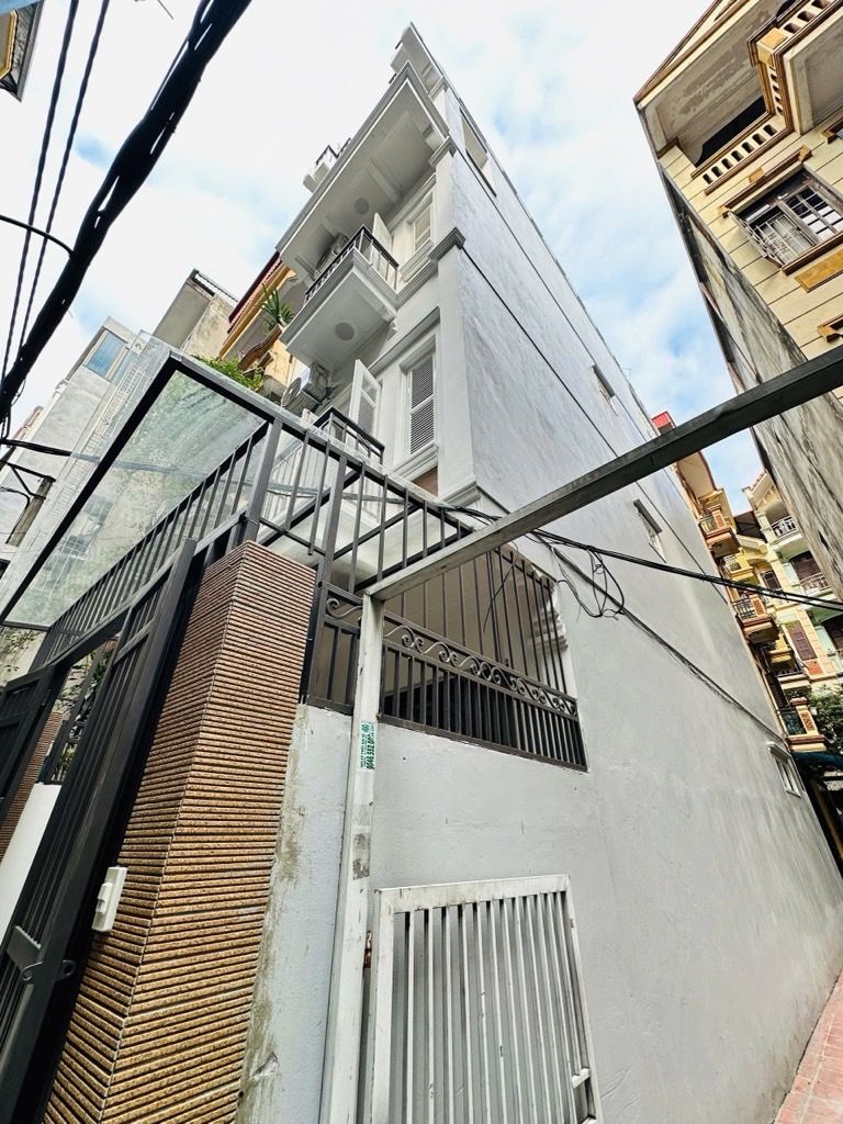 SIÊU PHẨM CẦU GIẤY – MẶT NGÕ THÔNG – LÔ GÓC -DIỆN TÍCH RỘNG – Ô CHỜ THANG MÁY_ 47M2-16,5 TỶ