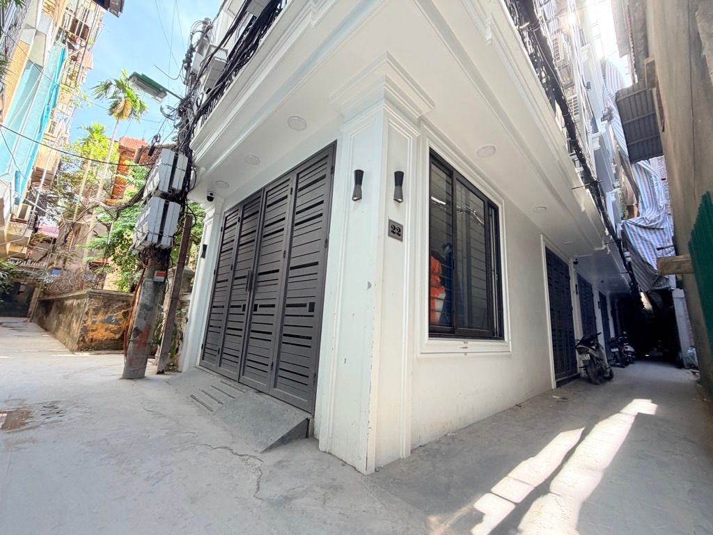 HÀNG HIẾM, SIÊU PHẨM TRUNG TÂM CẦU GIẤY -FULL NỘI THẤT XỊN-Ở NGAY – GẦN PHỐ _ 5 TẦNG – 30M2