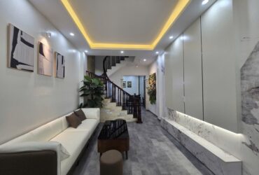 TRUNG TÂM CẦU GIẤY – NHÀ ĐẸP LỘNG LẪY – LÔ GÓC THOÁNG SÁNG – 4 TẦNG KIÊN CỐ_38/43M2- 4 TẦNG