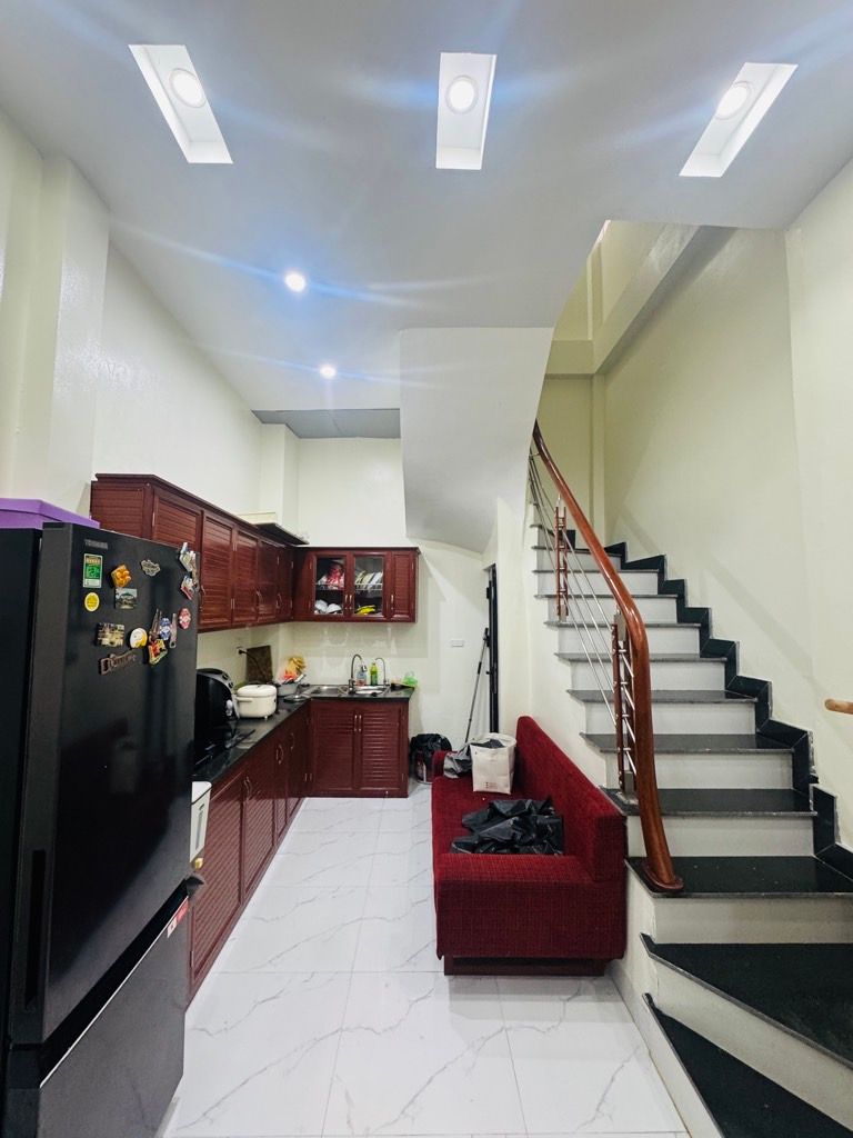 NHÀ ĐẸP, ĐỘC, HIẾM – DÂN XÂY CHẮC CHẮN – TÂY HỒ LỘNG GIÓ – GẦN Ô TÔ – DẪN LÀ CHỐT _30M2 – 5 TẦNG.