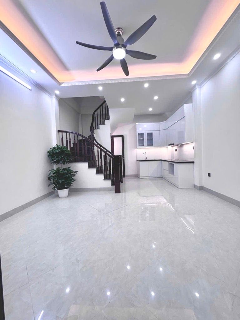 HÀNG HIẾM, SIÊU PHẨM TRUNG TÂM CẦU GIẤY -FULL NỘI THẤT XỊN-Ở NGAY – GẦN PHỐ _ 5 TẦNG – 30M2