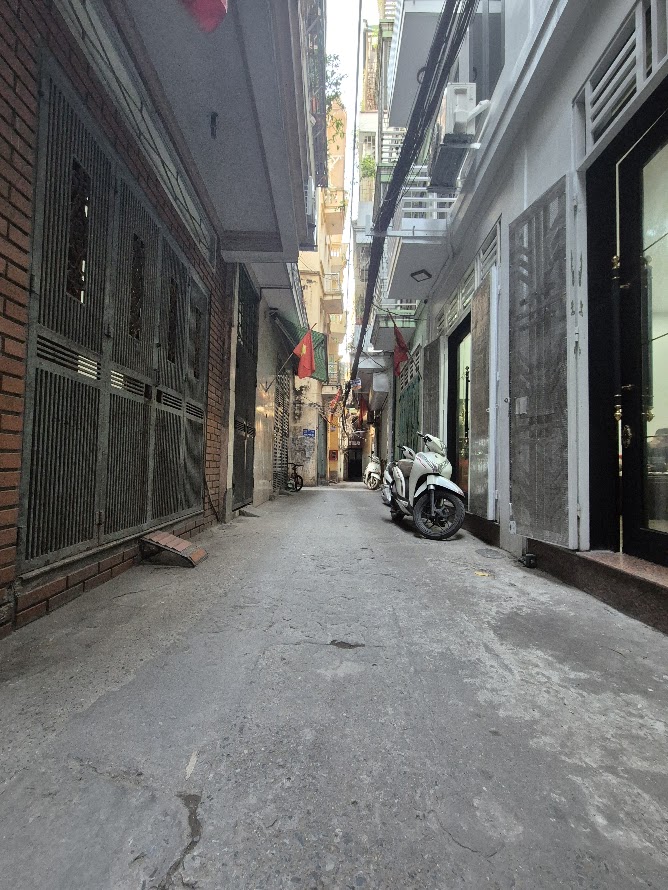 🏠 Phân lô Trương Định  42m²  5 tầng  Lô góc
🚲 Ngõ nông, ngõ rộng ba gác đỗ cửa
💰 Giá: 9,5 tỷ