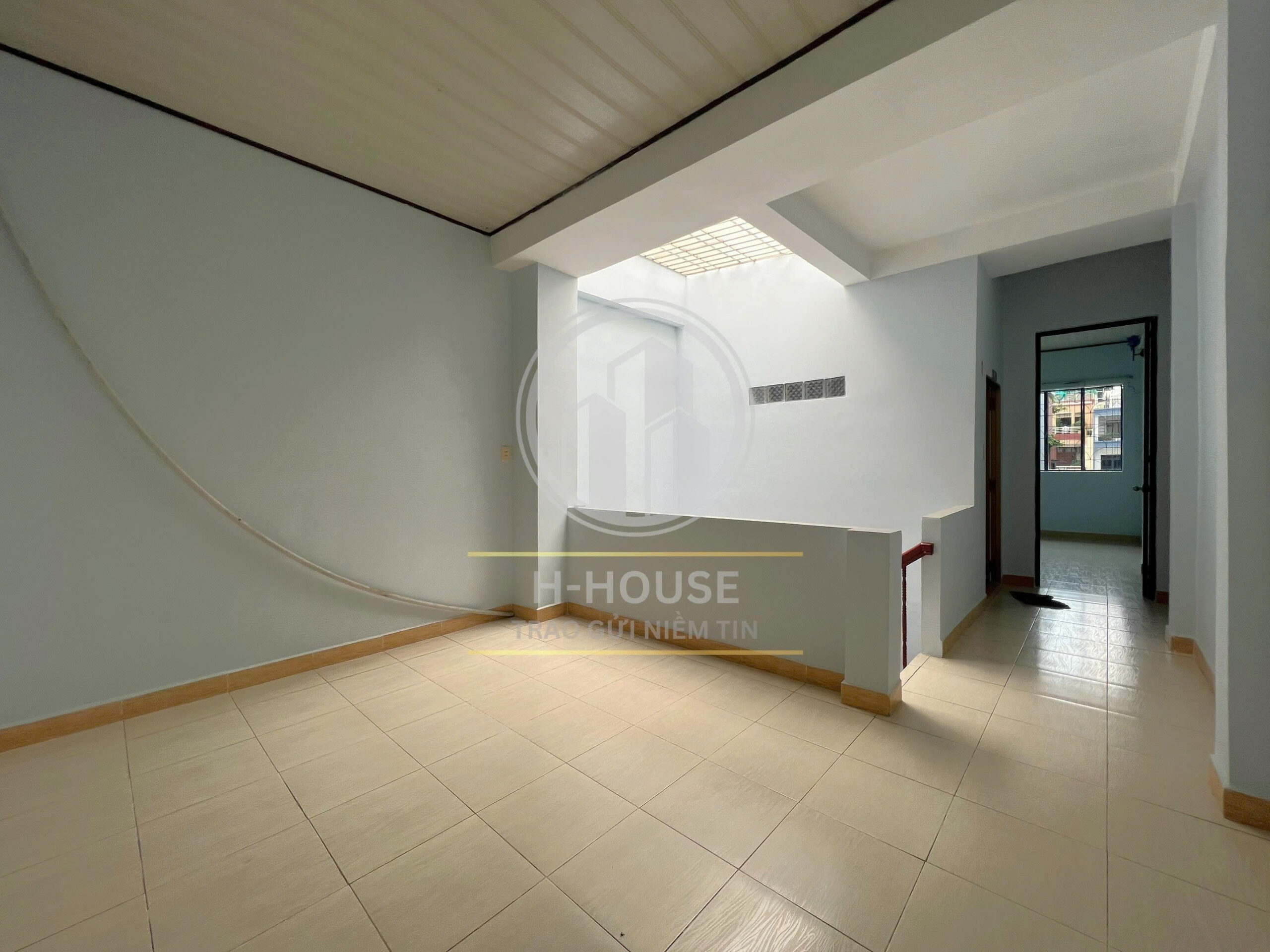 CHO THUÊ NHÀ NGUYÊN CĂN – HẺM XE HƠI CỘNG HÒA – NHẬN NHÀ NGAY