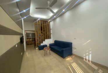 NHÀ ĐẸP HỒNG TIẾN Ở NGAY – GẦN PHỐ GẦN Ô TÔ – TẶNG NỘI THẤT – 30M 5 TẦNG NHỈNH 7 TỶ