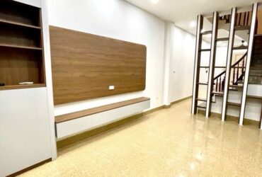 Siêu hiếm!! Bán nhà Cổ Linh – dân xây – full nội thất – gần ô tô – 38m 4 tầng chỉ 7 tỷ