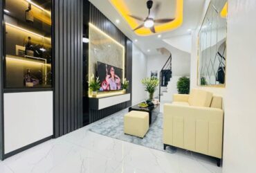 Bán nhà Phúc Lợi – ngõ nông – ô tô vào nhà – trung tâm – dân xây – 39m 5 tầng nhỉnh 6 tỷ