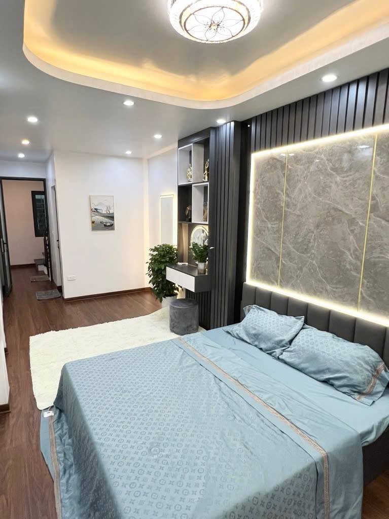 Bán nhà Phúc Lợi – ngõ nông – ô tô vào nhà – trung tâm – dân xây – 39m 5 tầng nhỉnh 6 tỷ