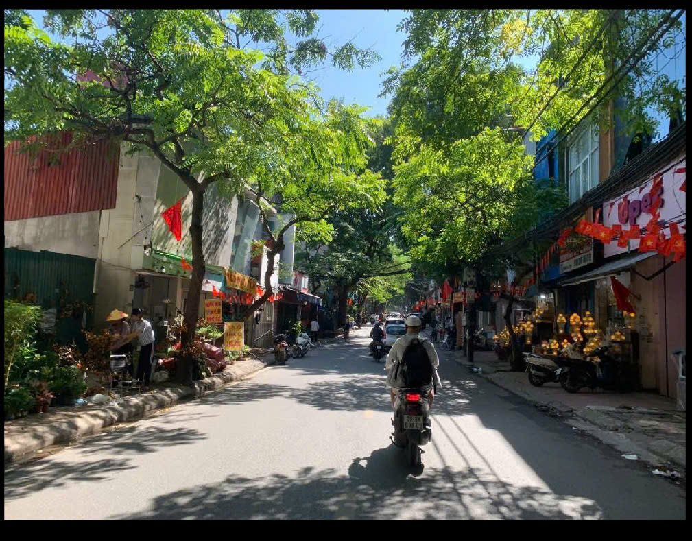 BÁN NHÀ HOÀNG HOA THÁM , KHU VỰC LÕI TRUNG TÂM CỦA THÀNH PHỐ.