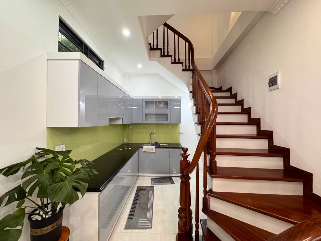 🏠 Kim Ngưu  36m²  5 tầng  Xây mới
🚗 Ô tô đỗ cách nhà 10m
💰 Giá: 8,5 tỷ