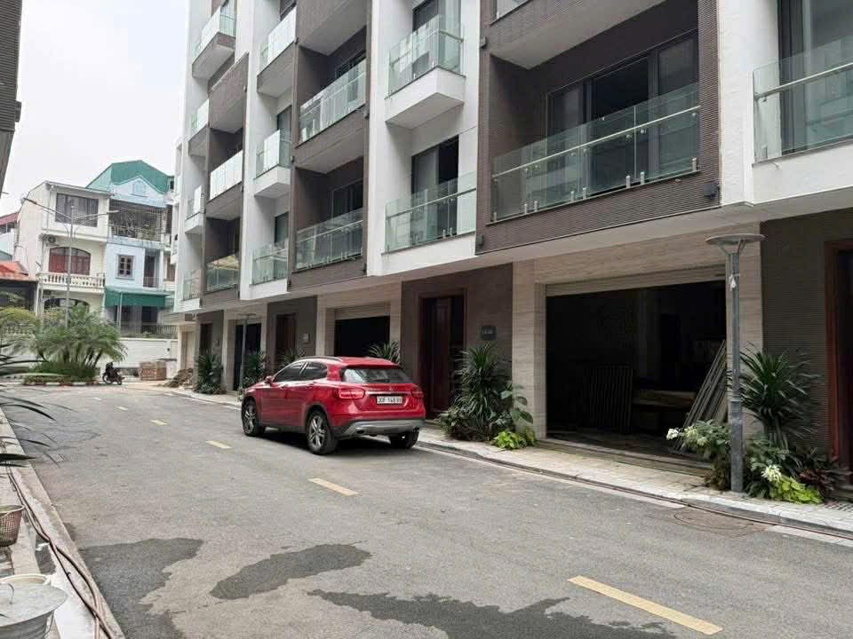 Liền kề Ngọc Lâm, 82m x 6 tầng, MT 8m, gần Mipec, đối diện trục đại lộ cảnh quan sông Hồng