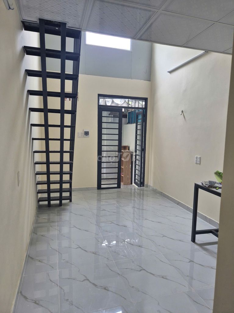 Cho thuê phòng 25m2 mặt tiền đường 28 – Phường An Nhơn.