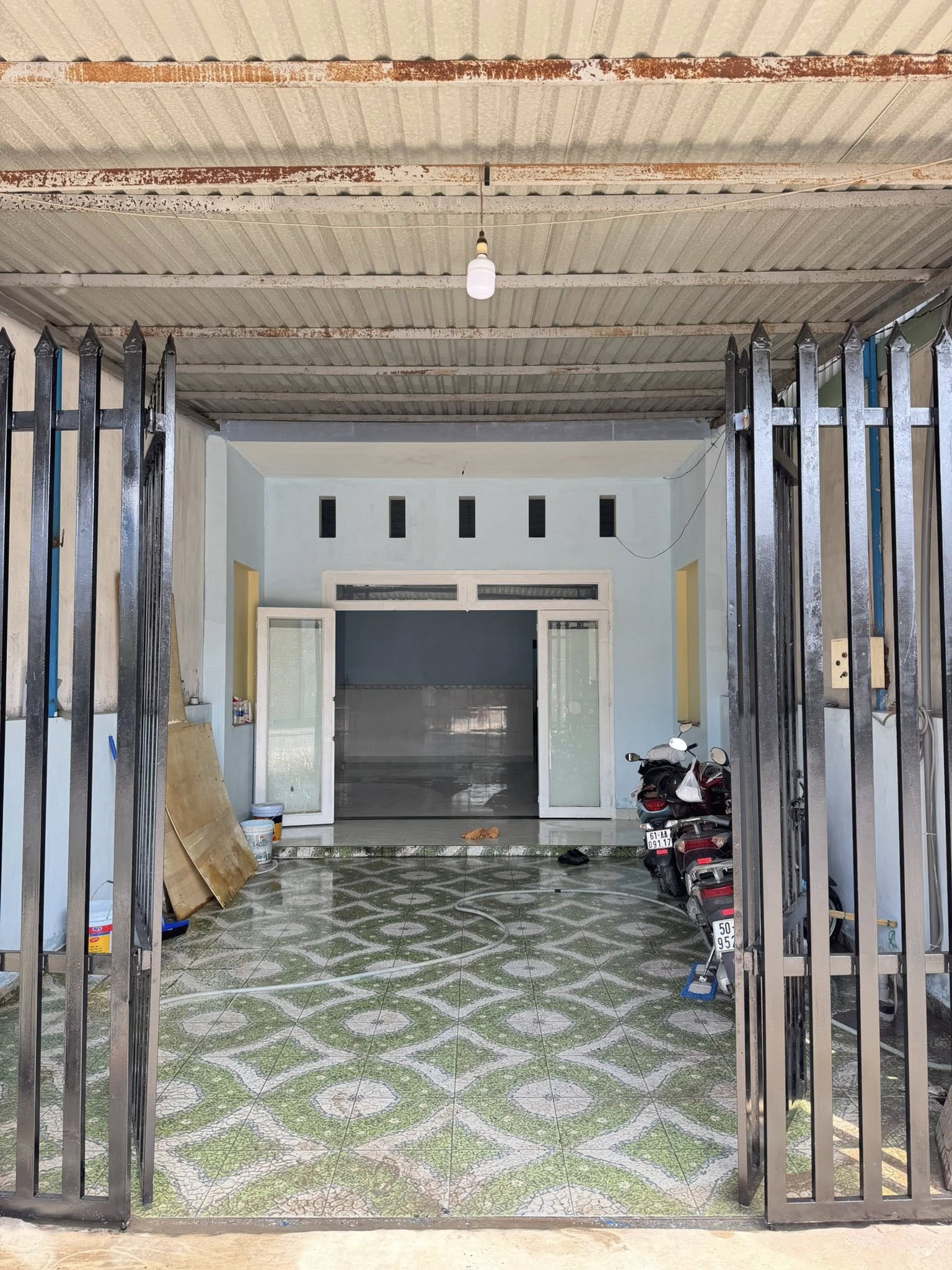 Cho thuê nhà mặt tiền đường D11, vị trí trung tâm KDC Thuận Giao – rất phù hợp kinh doanh buôn bán đa ngành.