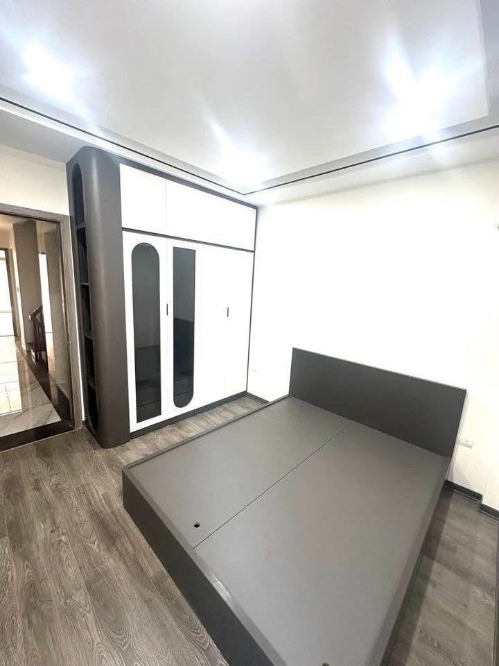 BÁN NHÀ MỚI TRUNG TÂM VIỆT HƯNG – LÔ GÓC 51M 5 TẦNG NHỈNH 8 TỶ