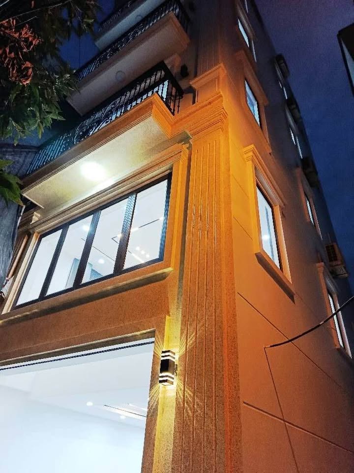 NHÀ MỚI NGAY CẦU VĨNH TUY- FULL NỘI THẤT – Ô TÔ ĐỖ CỬA – 3 BƯỚC RA PHỐ👉 39M 5 TẦNG NHỈNH 7 TỶ