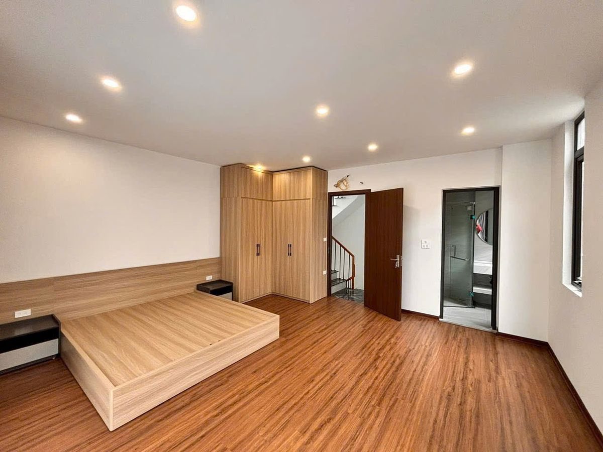 Việt Hưng, Long Biên – Oto đỗ cửa – Lô góc thoáng sáng – Giá chỉ 9 tỷ chẵn