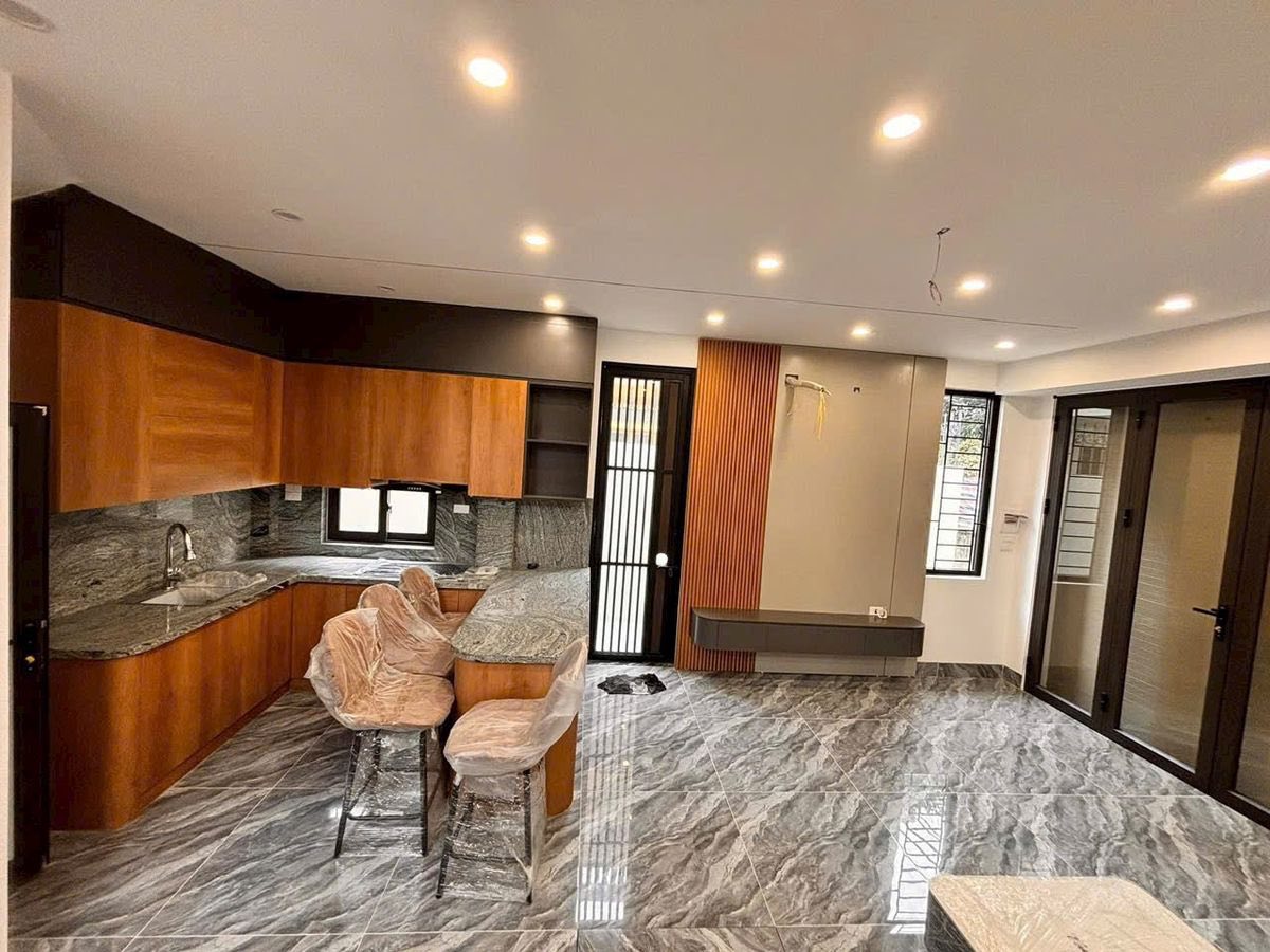 Việt Hưng, Long Biên – Oto đỗ cửa – Lô góc thoáng sáng – Giá chỉ 9 tỷ chẵn