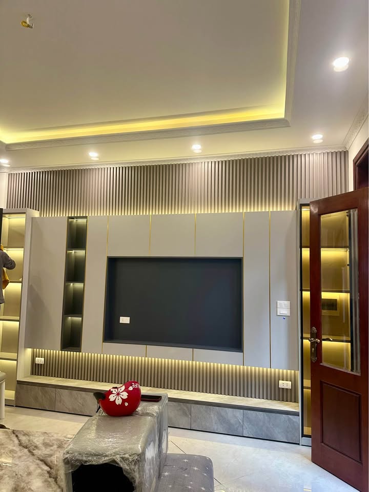 SIÊU PHẨM MỚI HOÀN THIỆN!!! NHÀ ĐẸP NGÔ GIA TỰ 47M 5 TẦNG THANG MÁY FULL NỘI THẤT NHỈNH 10TỶ