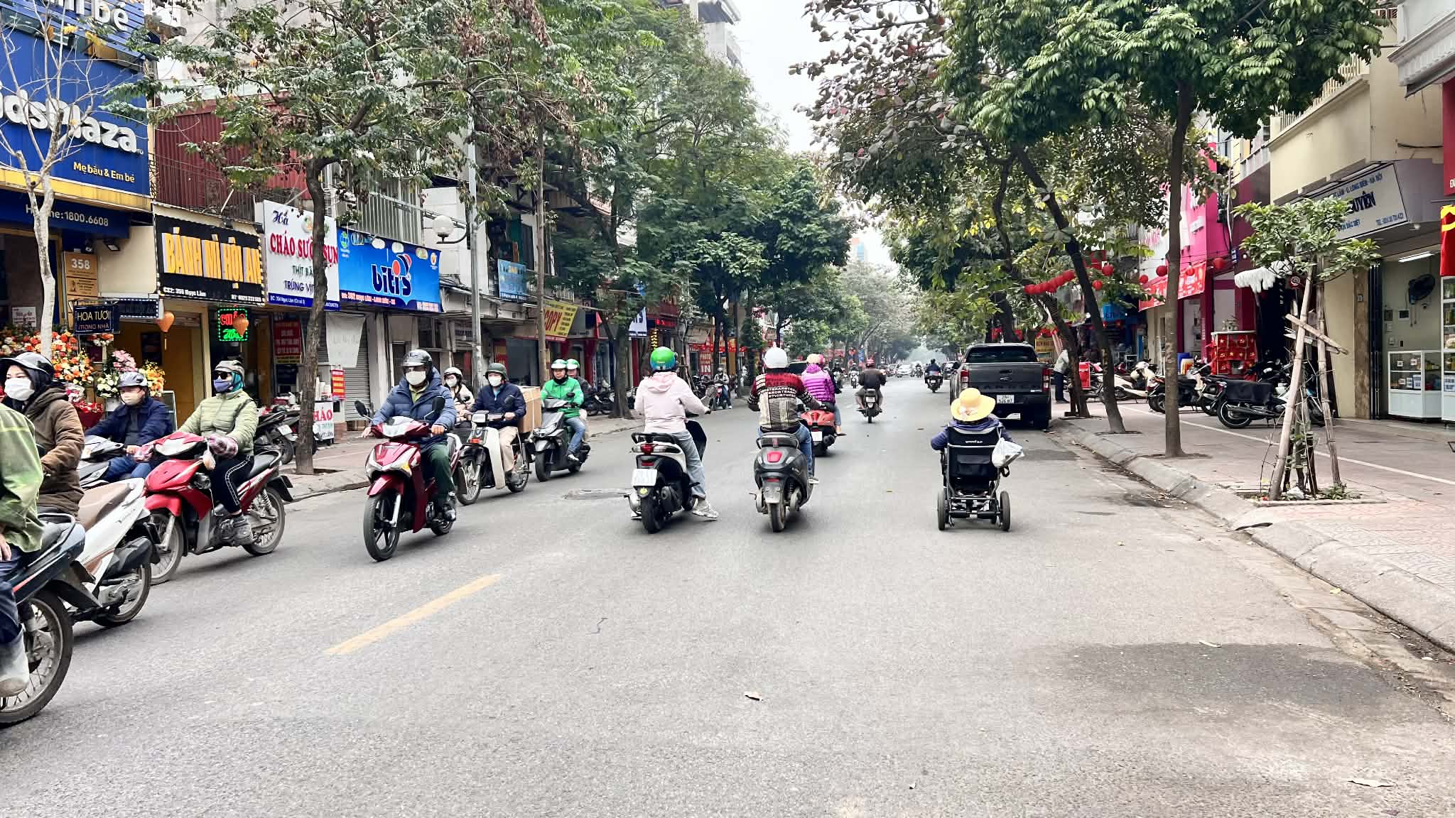 bán nhà mặt phố Ngọc Lâm, 70m x 5tầng, khu vực sầm uất, kinh doanh ngày đêm