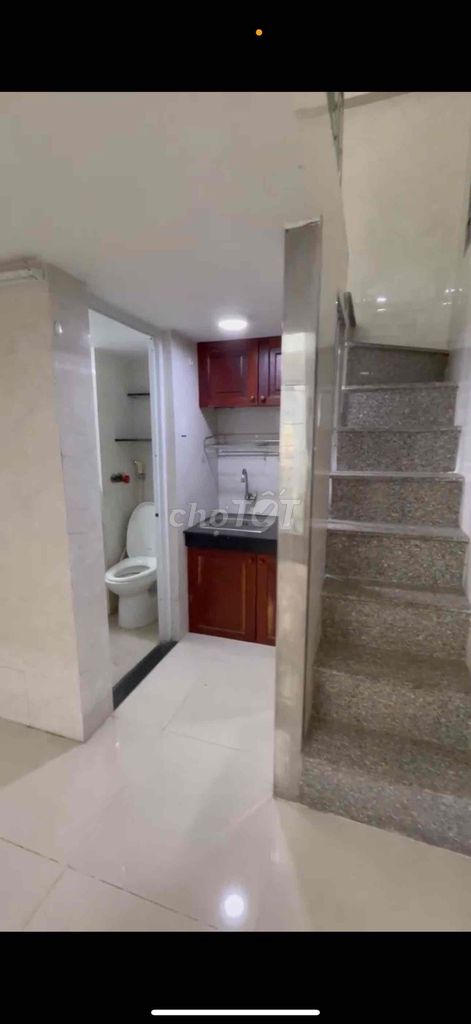 PASS PHÒNG GÁC LỬNG CỬA SỔ TRỜI – TÂN BÌNH – DỌN Ở NGAY