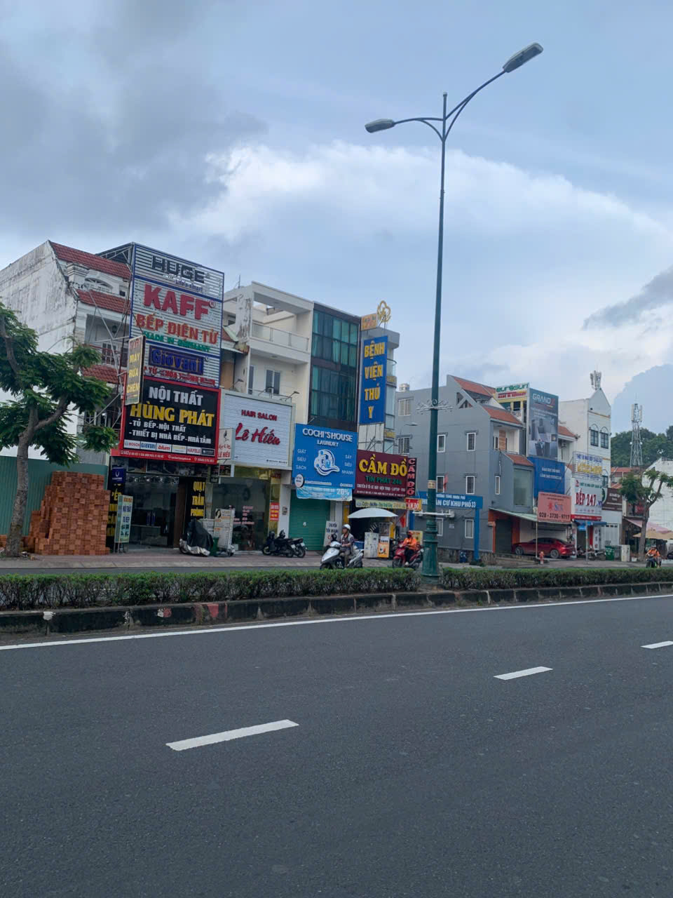 CHO THUÊ NHÀ NGUYÊN CĂN – MẶT BẰNG ĐƯỜNG LÊ VĂN VIỆT (Q.9 CŨ)
Vị trí đắc địa – Đối diện Vila Hill