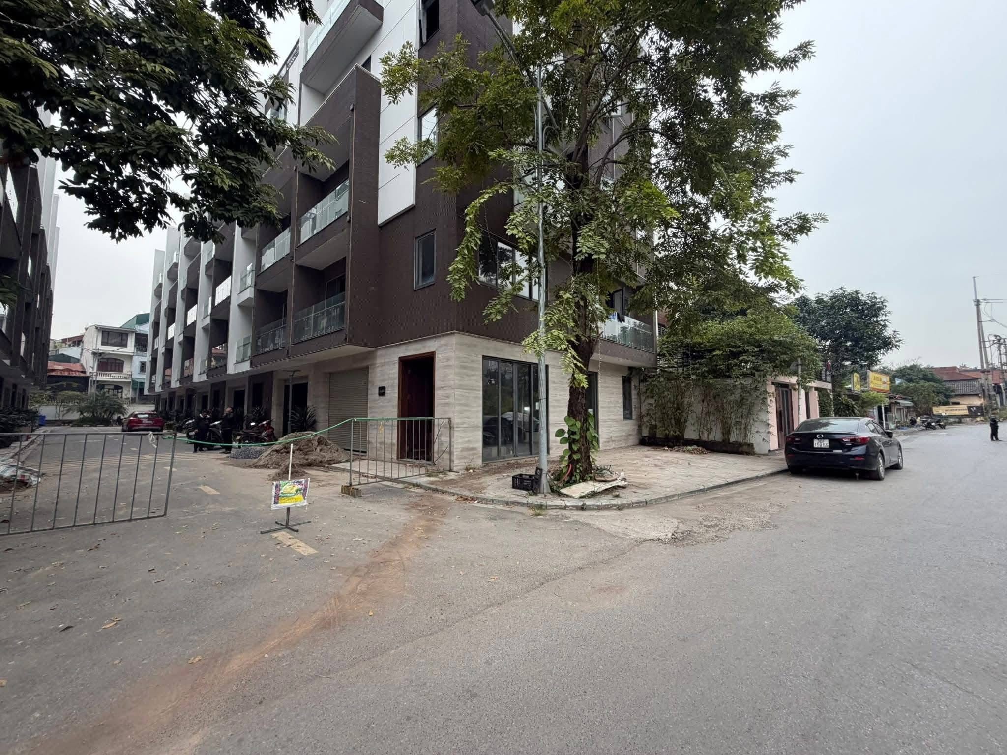 Liền kề Ngọc Lâm, 82m x 6 tầng, MT 8m, gần Mipec, đối diện trục đại lộ cảnh quan sông Hồng