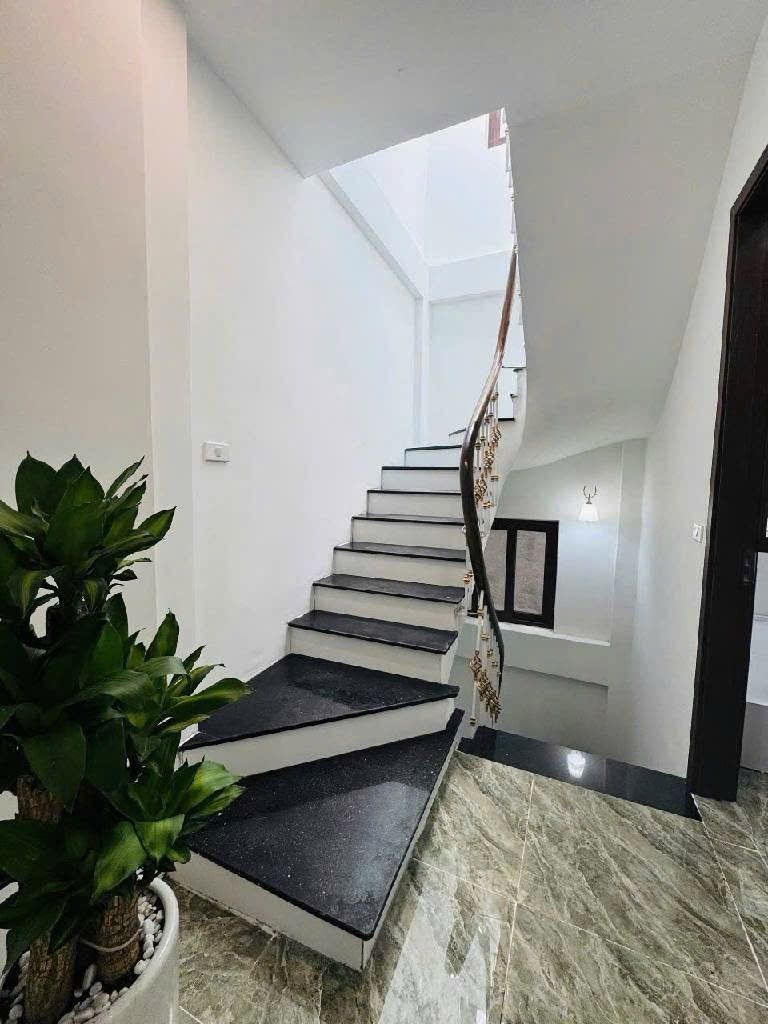 Bán Nhà Đê Trần Khát Chân 29.6m2. 4 tầng. mặt tiền 5m. giá 7.95 Tỷ Hai Bà Trưng Hà Nội ,