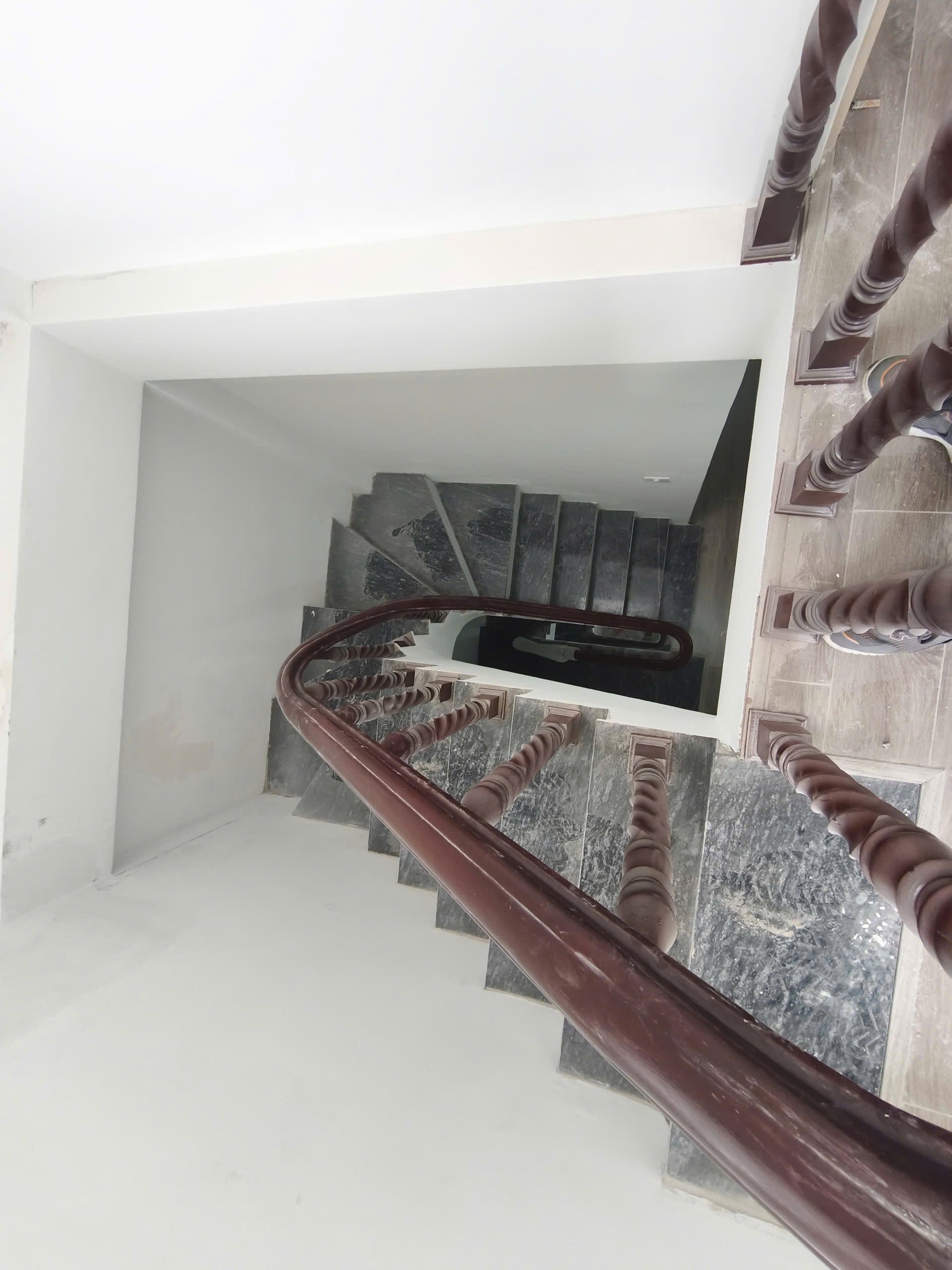 Bán Nhà Thái Hà 27/31m2.  4 tầng. mặt tiền 3m. giá 10.5 tỷ Đống Đa Hà Nội