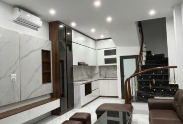 Bán Nhà Đội Cấn 30m2. 6 tầng. mặt tiền 4.3m. giá 11.5 Tỷ Ba Đình Hà