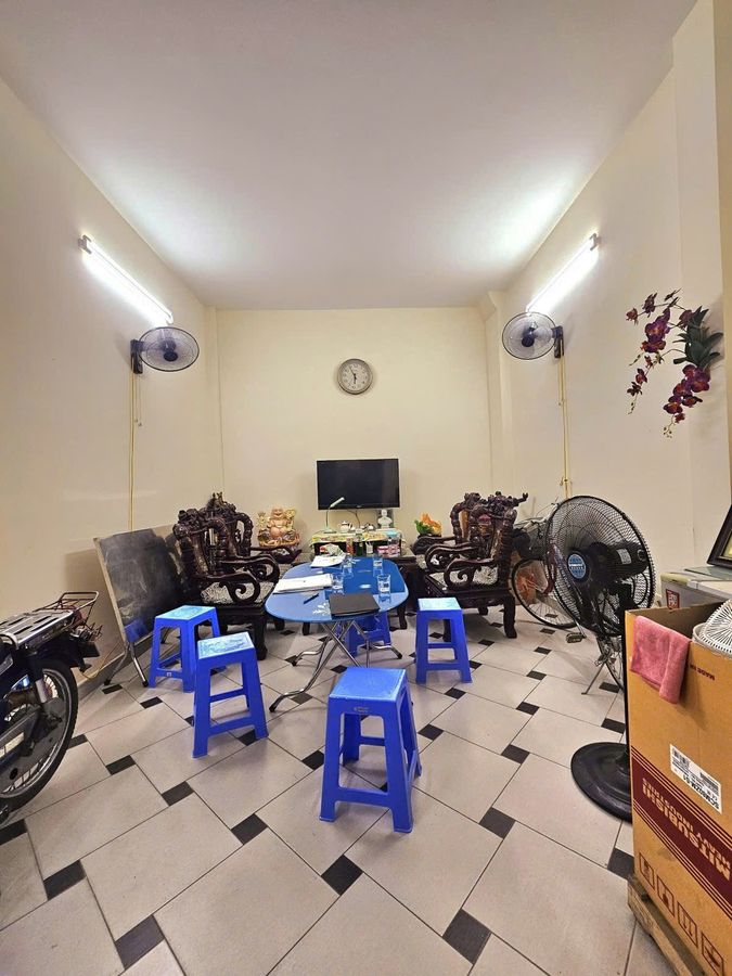 Bán Nhà Xã Đàn 27/31m2. 6 tầng. mặt tiền 3.9m. giá 8.6 tỷ Đống Đa Hà Nội