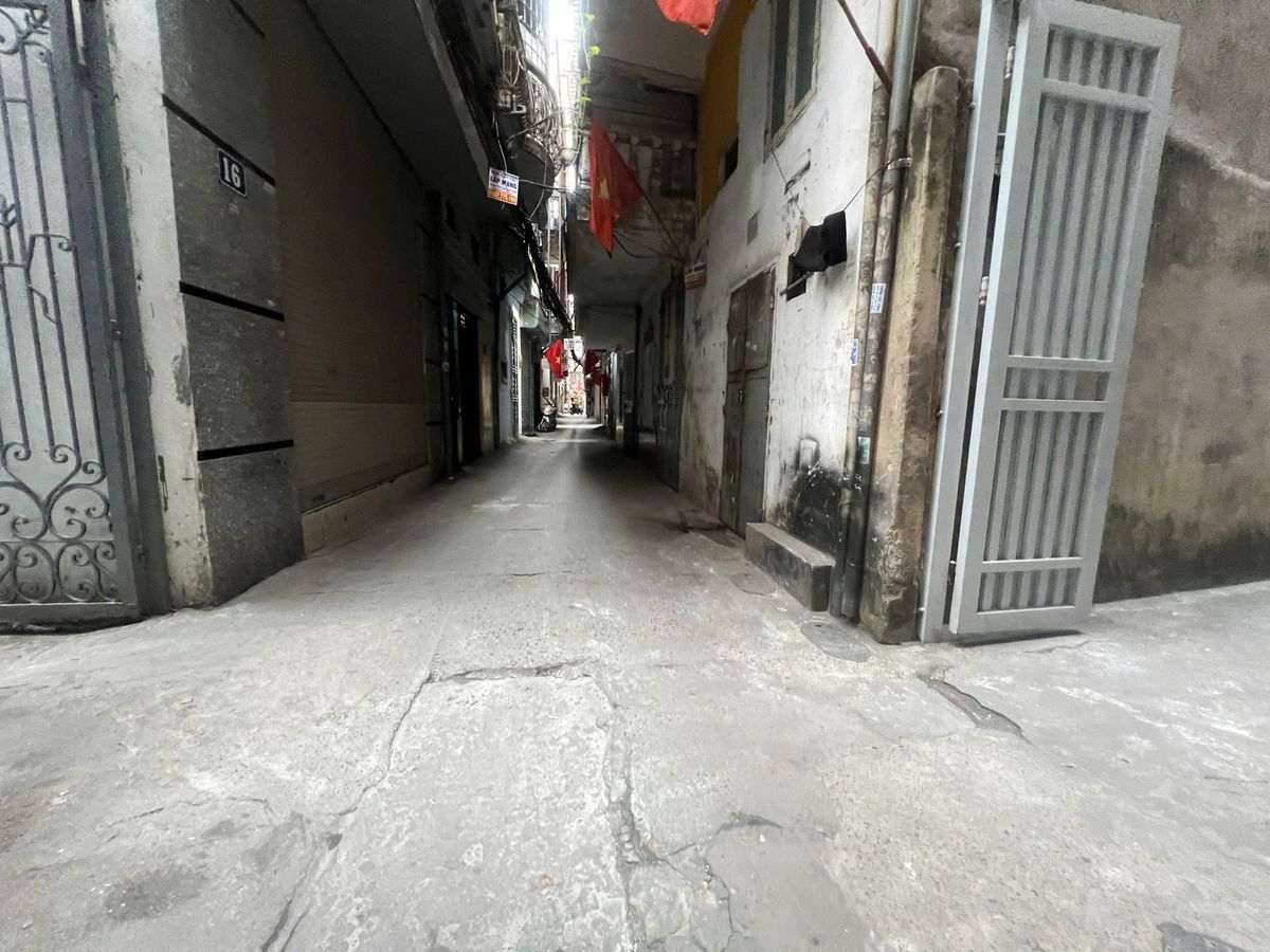 Bán Nhà Ngõ Gốc Đề 36m2. 5 tầng. mặt tiền 4m. giá đẹp 8.6 Tỷ Hai Bà Trưng Hà Nội