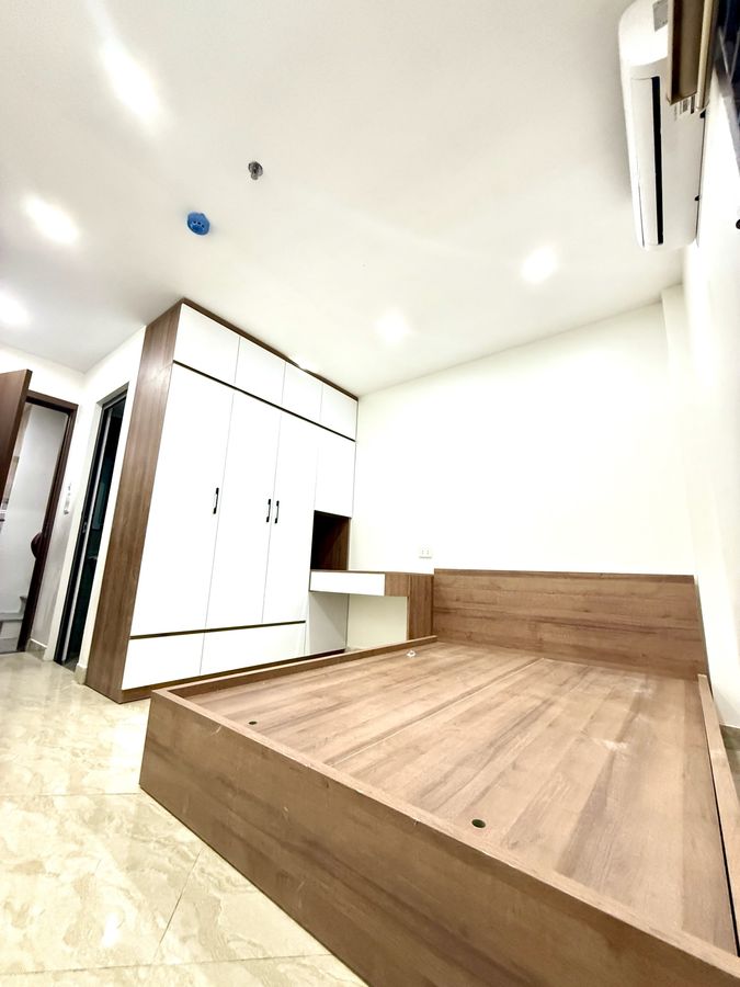 Bán Nhà Cát Linh 45m2. 7 tầng. mặt tiền 3.5m. giá 18.95 Tỷ Đống Đa Hà Nội