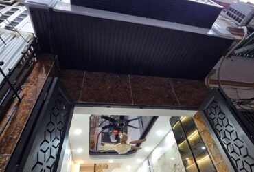 Bán Nhà Ngọc Khánh 33m2. 4 tầng. mặt tiền 3.1m. giá 9.9 Tỷ Ba Đình Hà Nội