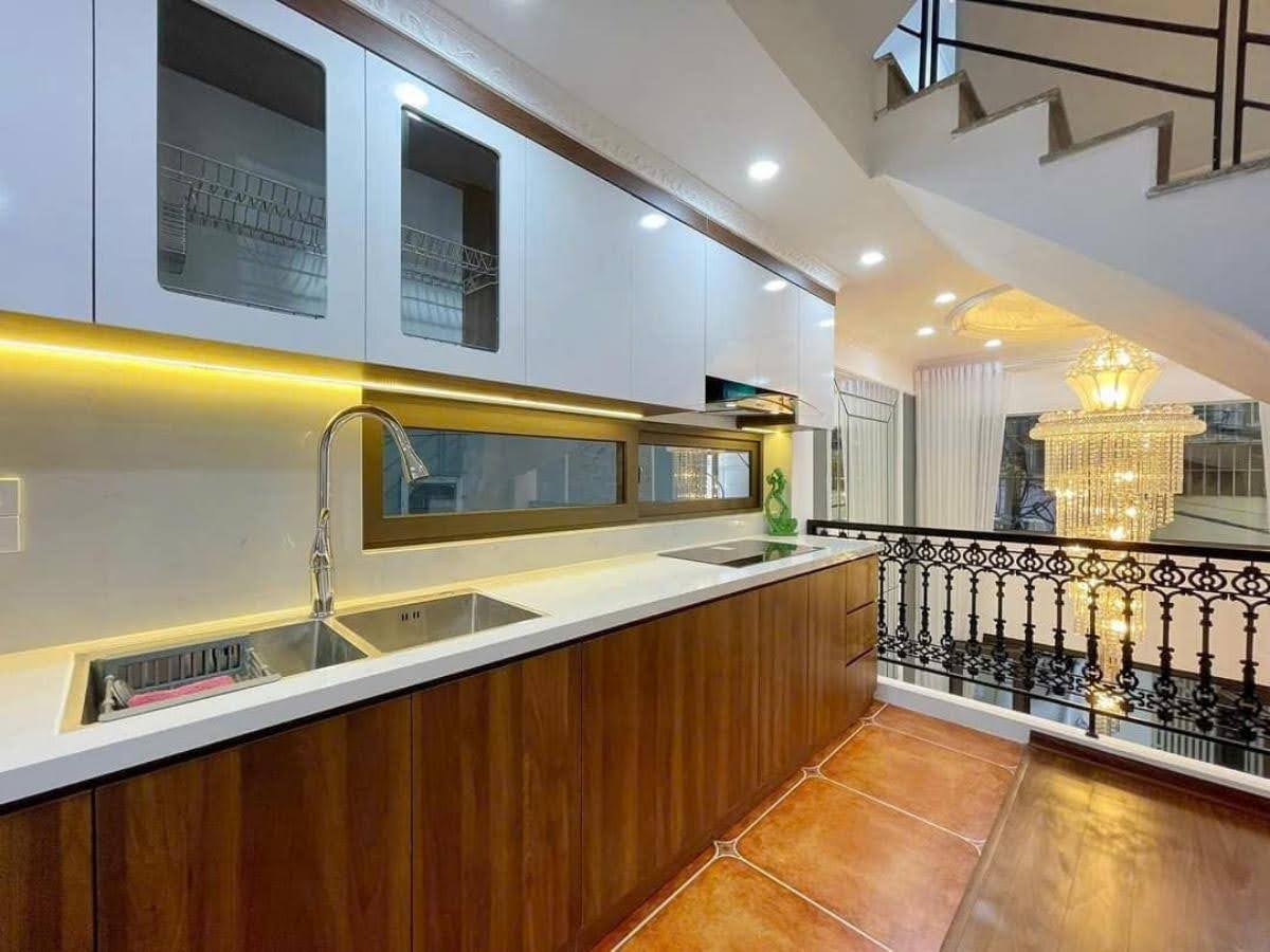 Bán Nhà mới Giáp Nhất-38m*5tầng*4mMT-Ngõ thông-Kinh doanh-Cạnh RoyalCyti. 12 tỷ