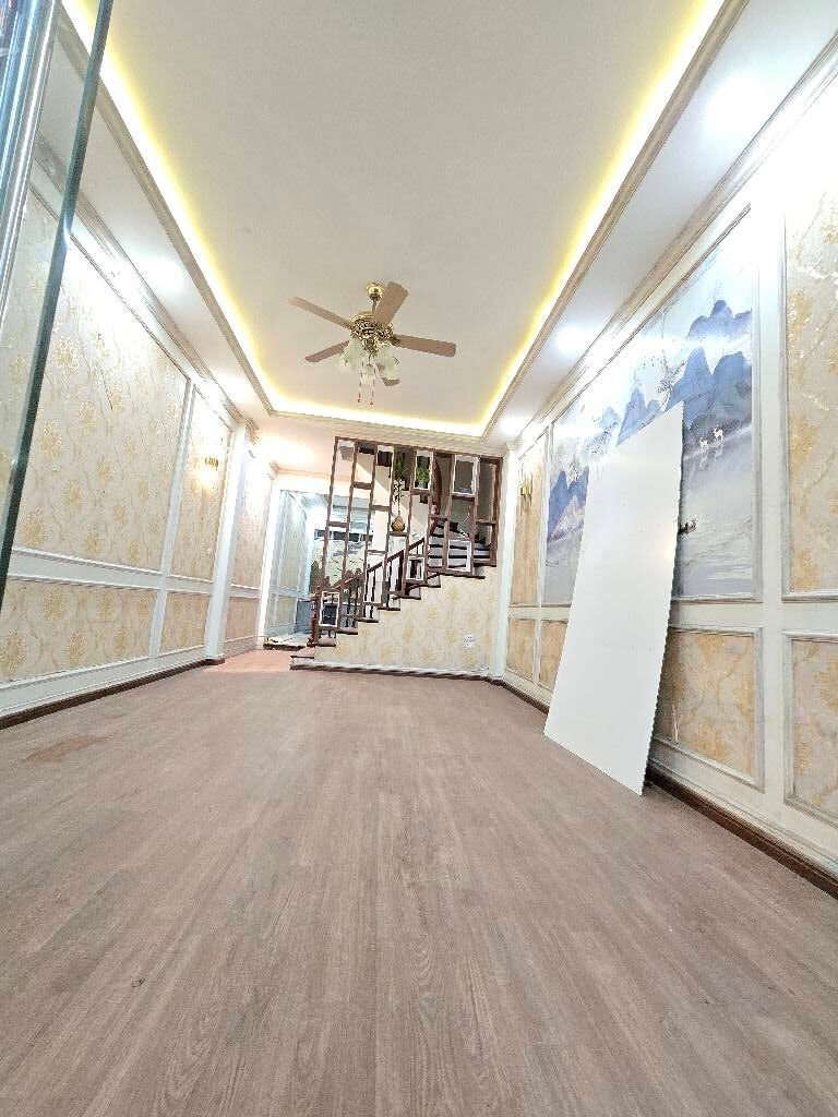 🏠 Phân lô Trương Định  42m²  5 tầng  Lô góc
🚲 Ngõ nông, ngõ rộng ba gác đỗ cửa
💰 Giá: 9,5 tỷ