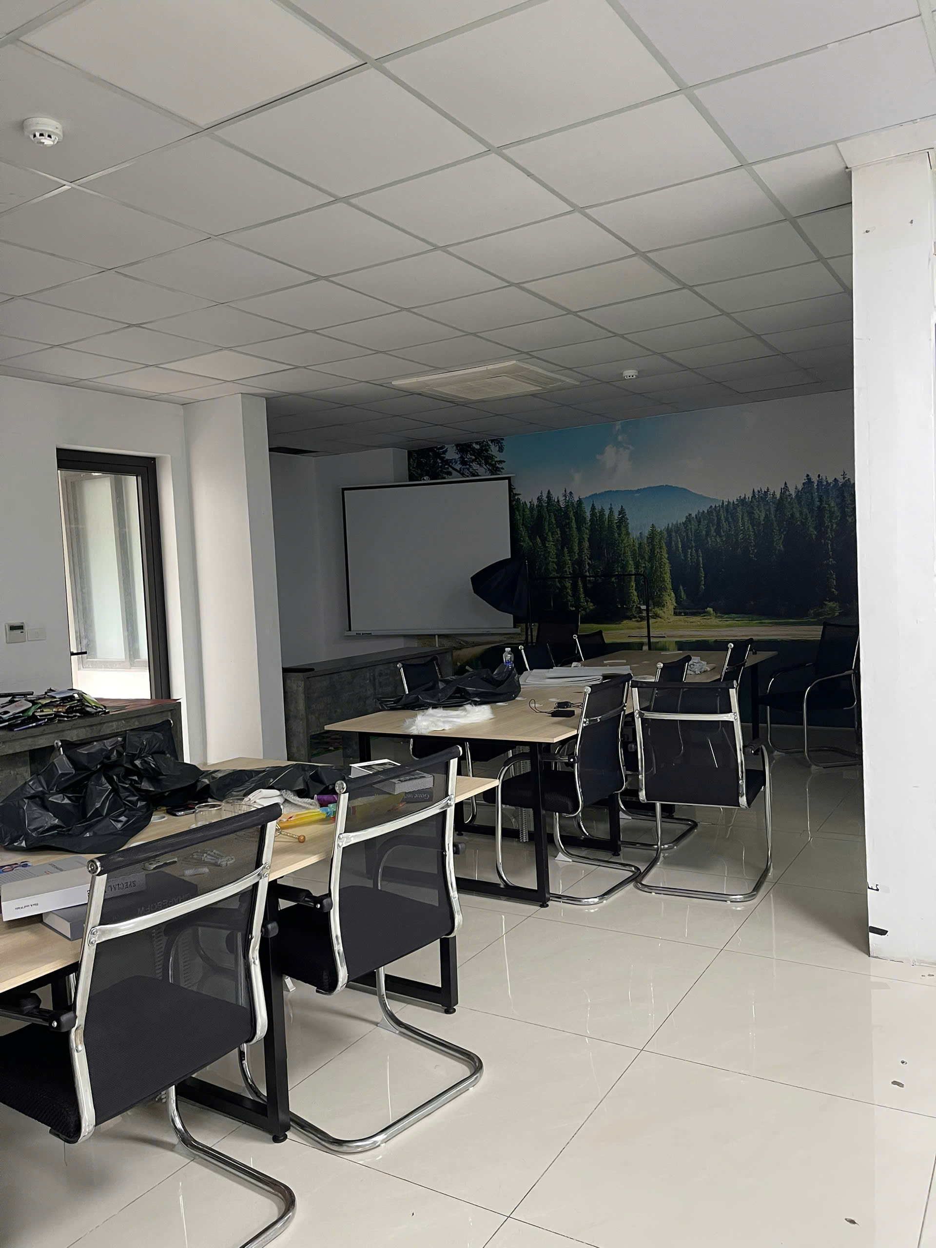 CHO THUÊ VĂN PHÒNG 170M² TẠI NGÕ 168 NGUYỄN XIỂN – GIÁ CHỈ 20 TRIỆU/THÁNG