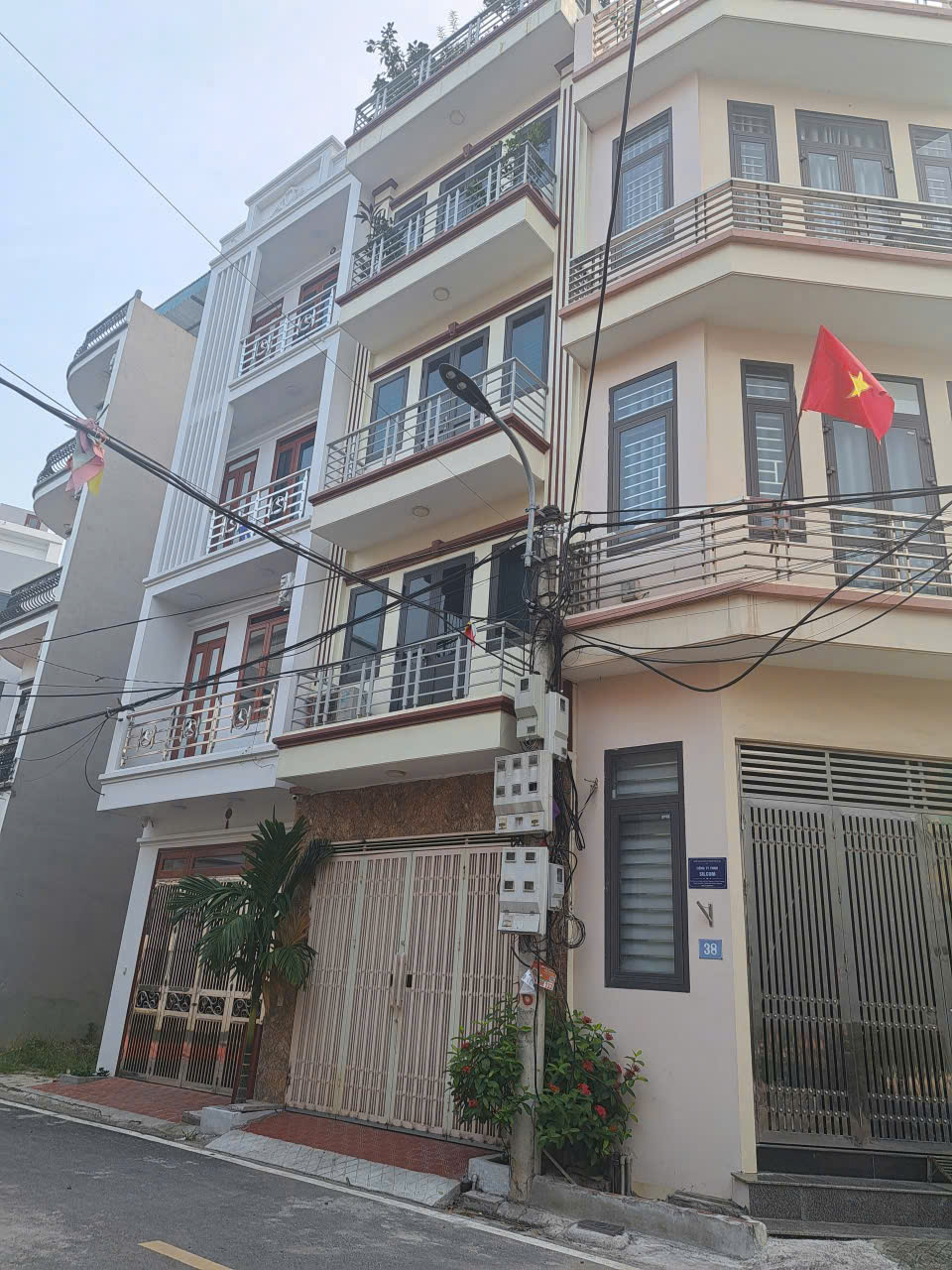 BÁN NHÀ PHÂN LÔ HÀ NỘI-60M-4,5 TẦNG-5 NGỦ- GIÁ CHỈ 9,x TỶ