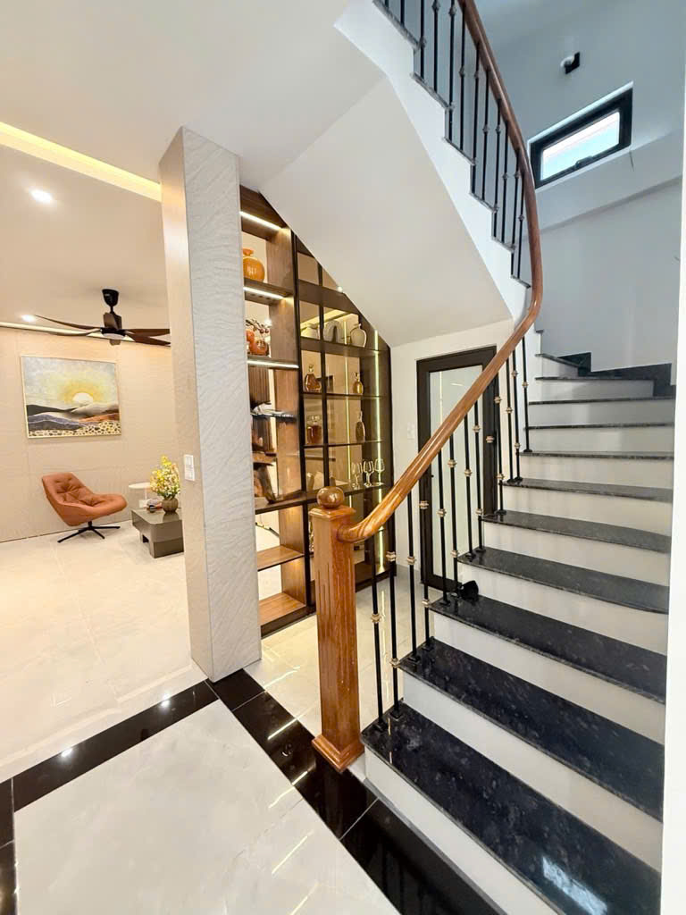 BÁN NHÀ GIẢI PHÓNG – LÔ GÓC – 3 MẶT THOÁNG – THANG MÁY – KINH DOANH  NGÕ THÔNG Ô TÔ VÀO NHÀ ❤️‍🔥❤️‍🔥 73M   21.8 TỶ