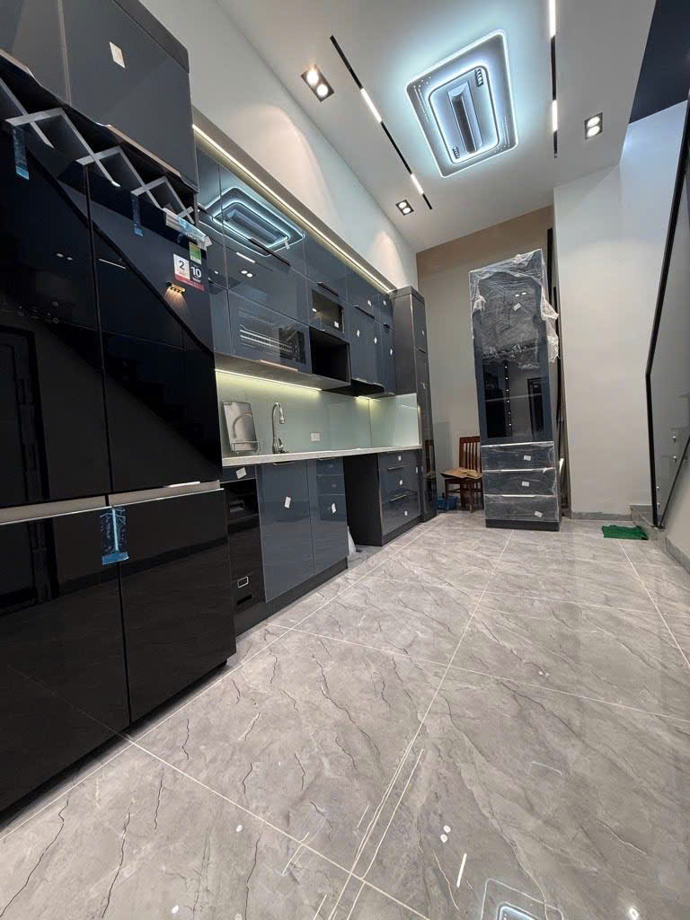 BÁN NHÀ ĐỨC GIANG LONG BIÊN,OTO ĐỖ CỔNG,MỚI TINH,FULL NỘI THẤT,54M NHỈNH 8 TỶ