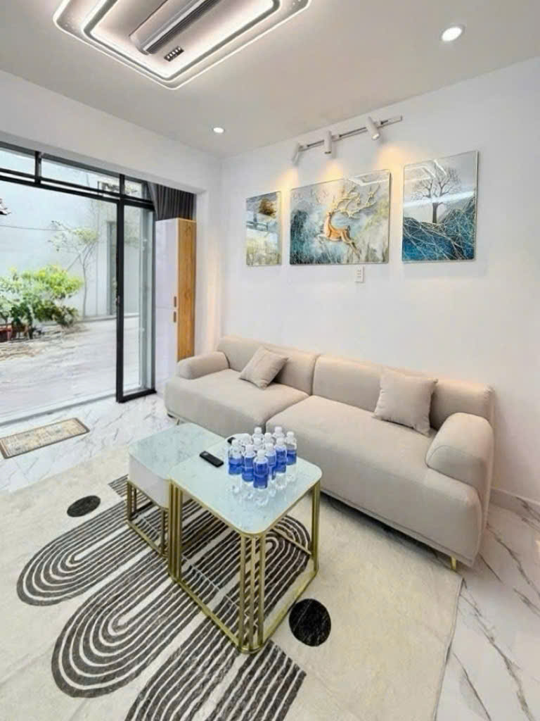 Nhà đẹp Cống Lở – QUẬN TÂN BÌNH – 4.55 tỷ – 3.2 x 11 m Vuông vức