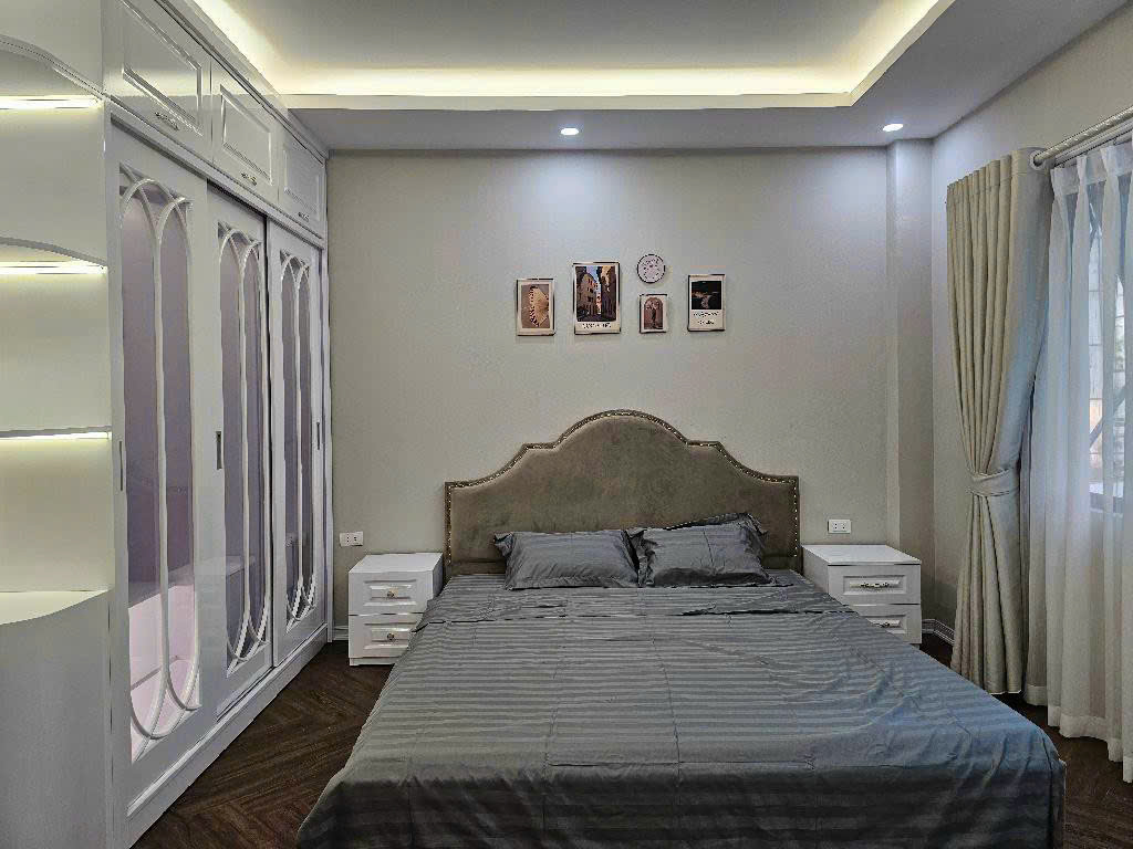 BÁN NHÀ BỒ ĐỀ LONG BIÊN,OTO ĐỖ CỔNG,THANG MÁY,LÔ GÓC,FULL NỘI THẤT,45M NHỈNH 10 TỶ