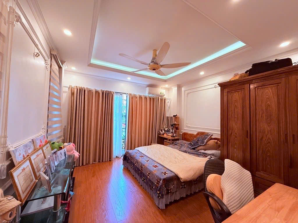 BÁN NHÀ BỒ ĐỀ LONG BIÊN,OTO ĐỖ CỬA,LÔ GÓC,NGÕ THÔNG,THOÁNG MÁT,52M