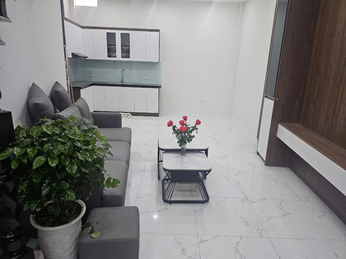 BÁN CĂN VỊ TRÍ SIÊU ĐẸP – TRUNG TÂM ĐỐNG ĐA – 4 TẦNG SẠCH SẼ – GIAO THÔNG THUẬN TIỆN – GIÁ HƠN 9 TỶ