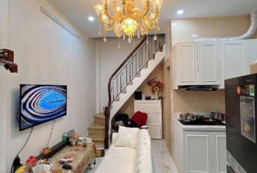 bán nhà quán thánh ba đình 22m x4 tầng 6,9 tỷ lô góc,3 nhà ra phố