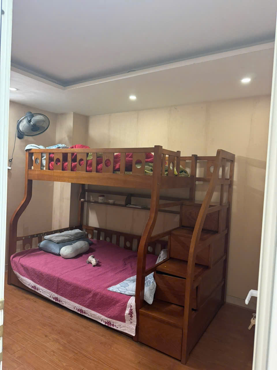 Chính chủ cho thuê căn hộ 2PN 63m² tầng 7- 2 mặt thoáng, full nội thất gỗ chuẩn nhà cho gia đình trẻ