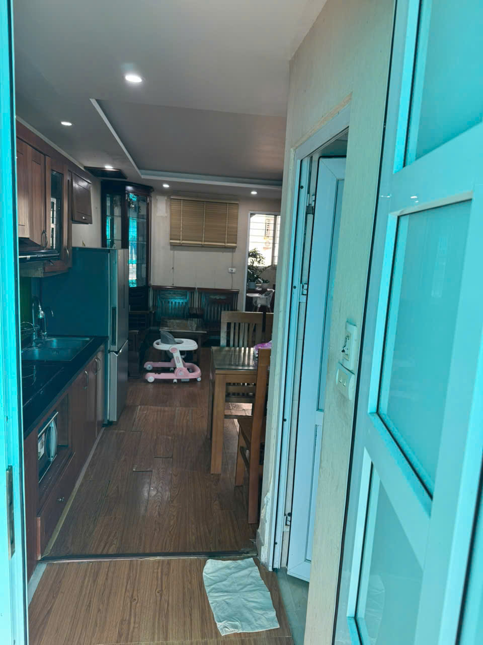 Chính chủ cho thuê căn hộ 2PN 63m² tầng 7- 2 mặt thoáng, full nội thất gỗ chuẩn nhà cho gia đình trẻ
