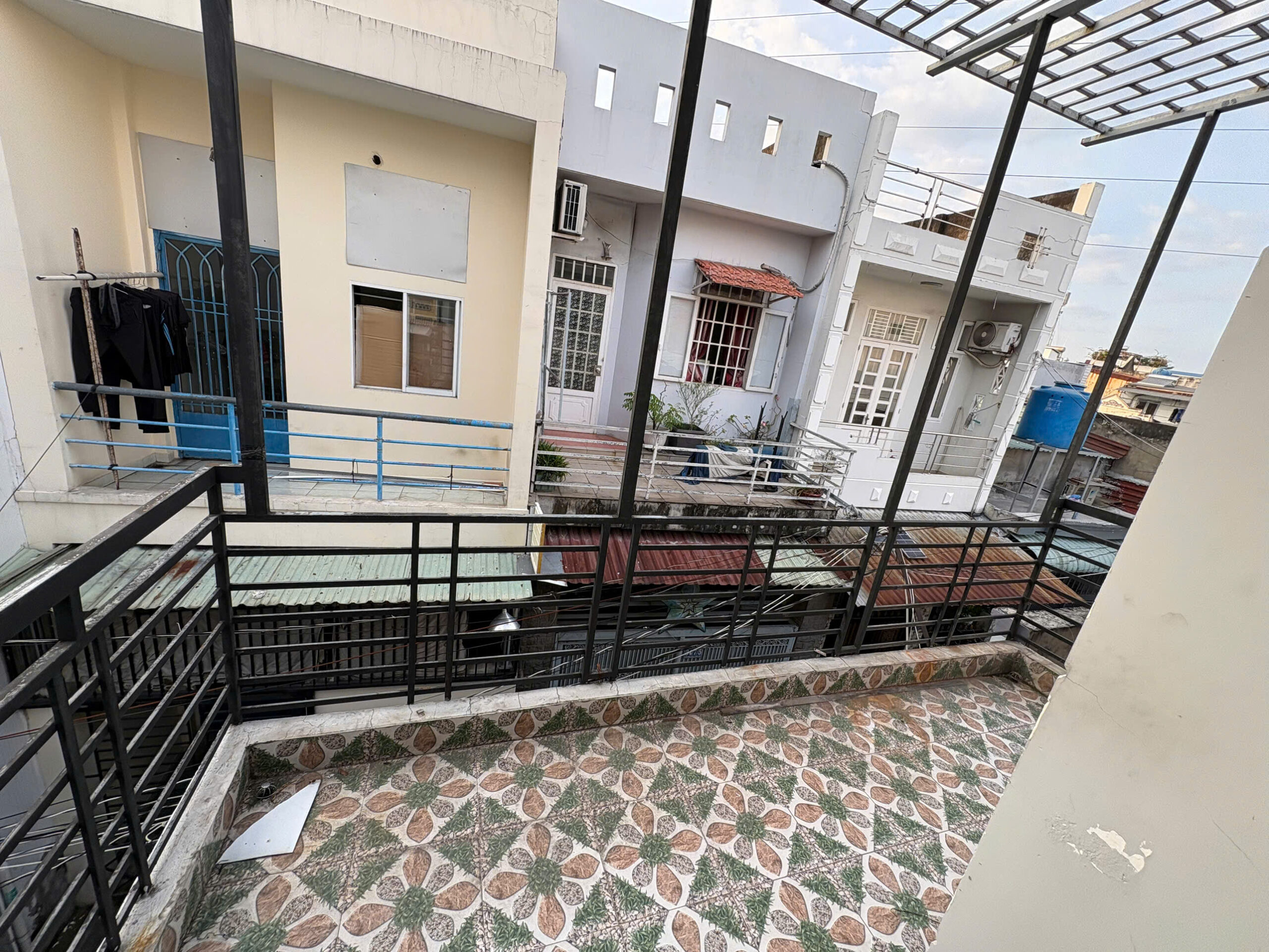 Cho thuê nhà nguyên căn 2 tầng, vị trí thuận tiện Quận 12